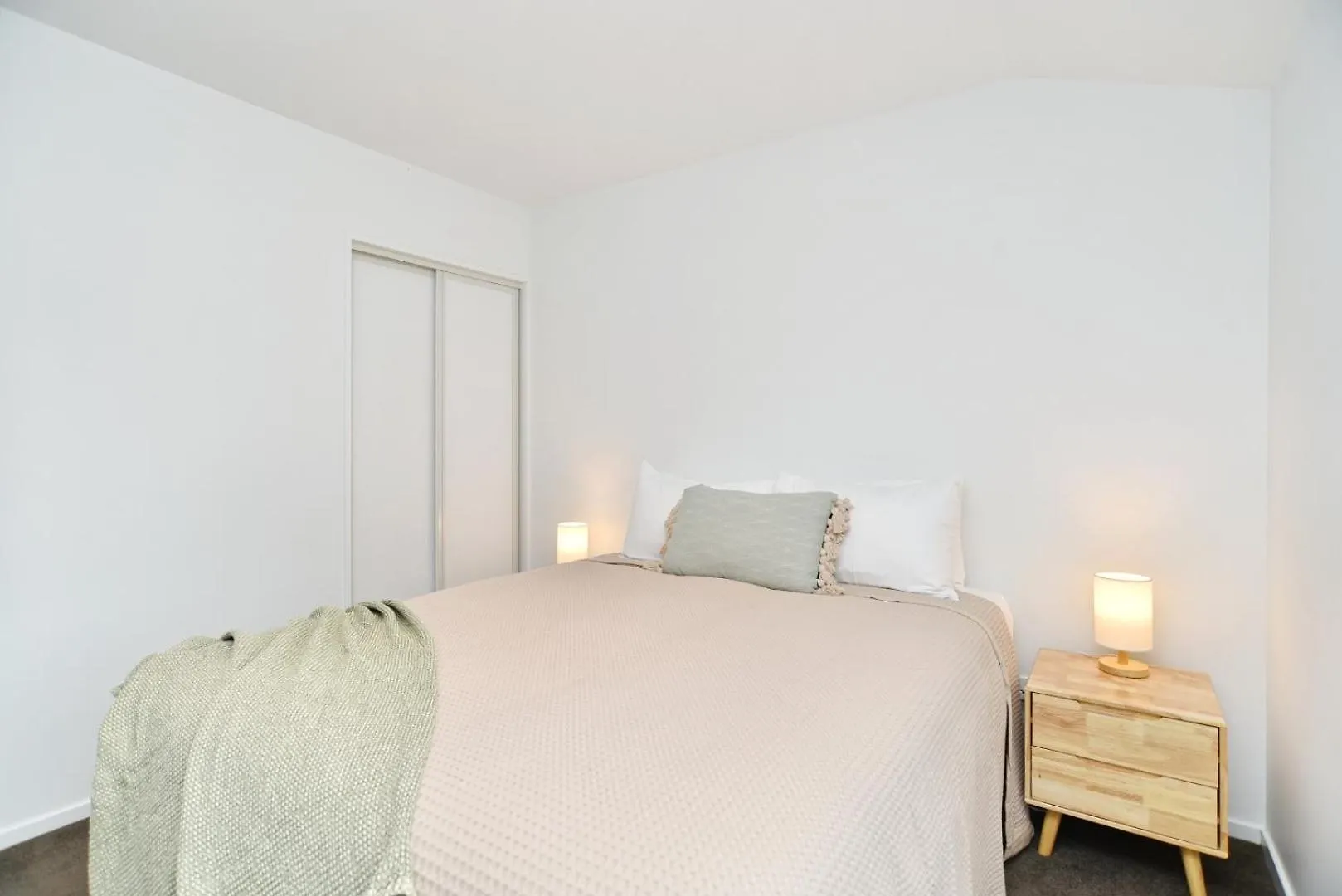 Holiday home City Townhouse - 2Br Comfort, Private & Parking