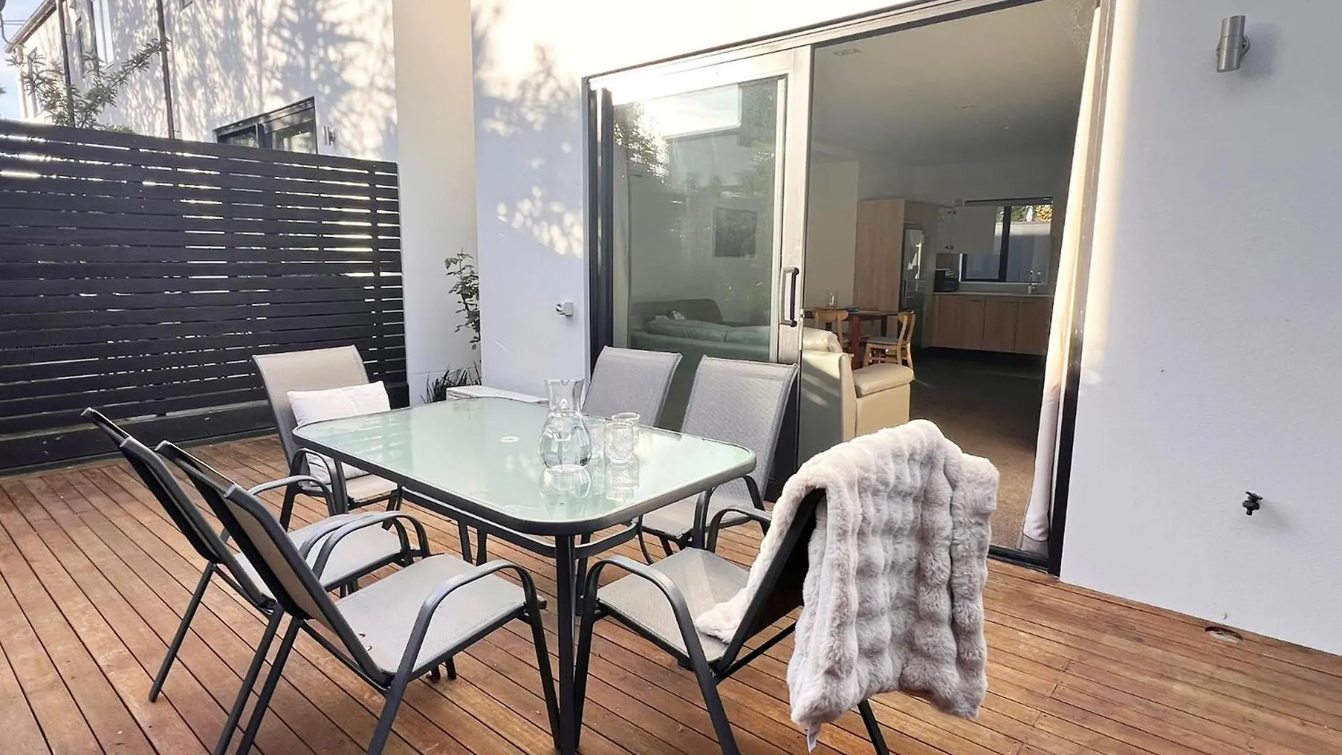 City Townhouse - 2Br Comfort, Private & Parking New Zealand