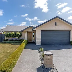  Holiday home Airport, Motorway, Shopping Handy