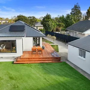  Holiday home Private, Family-friendly Home, 4br By Airport & Free Parking