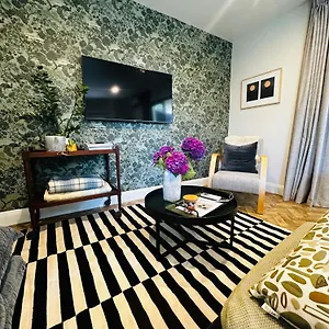  Holiday home 2 Bed Beckenham Beauty - Pet Friendly